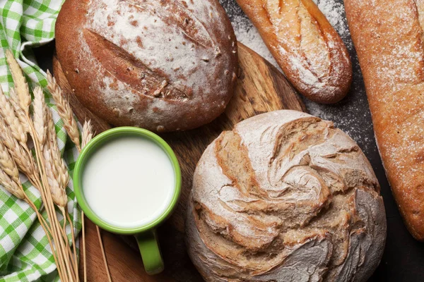 Various Crusty Bread Cup Milk Blackboard Background Top View — Stock Photo, Image