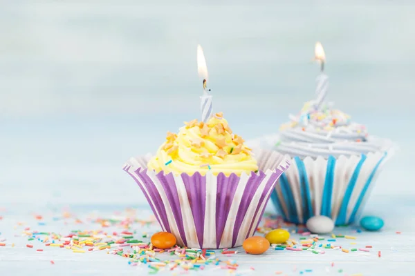 Dolci Cupcake Con Candele Con Spazio Vostri Saluti — Foto Stock