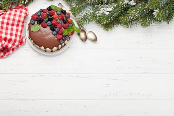 Bolo Chocolate Natal Bolo Queijo Com Bagas Mesa Madeira Com — Fotografia de Stock