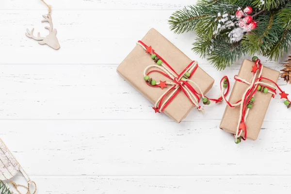 Carte Voeux Noël Avec Boîtes Cadeaux Branche Sapin Sur Fond — Photo