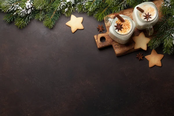 Eggnog Traditional Christmas Cocktail Gingerbread Cookies Stone Table Flat Lay — ストック写真