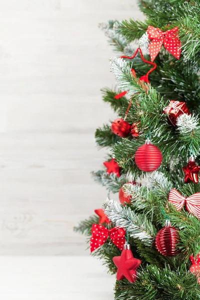 Tarjeta Felicitación Navideña Con Abeto Navidad Decorado Espacio Para Sus —  Fotos de Stock