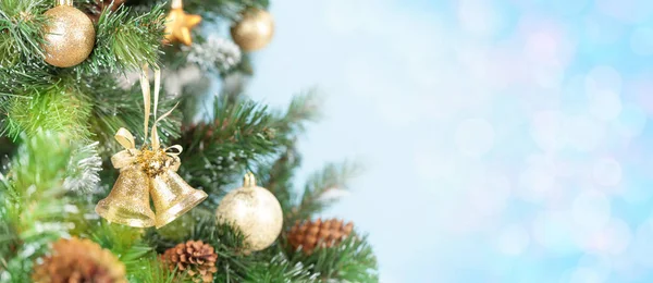 Kerstkaart Met Versierde Dennenboom Kopieerruimte Voor Kerstgroeten — Stockfoto