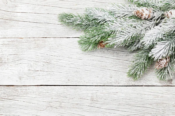 Tarjeta Felicitación Navidad Con Abeto Sobre Fondo Madera Blanca Espacio — Foto de Stock