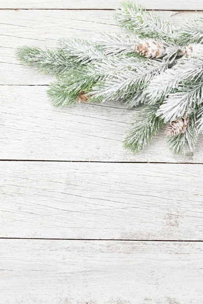 Kerstkaart Met Dennenboom Witte Houten Achtergrond Kopieer Ruimte Voor Kerstgroeten — Stockfoto