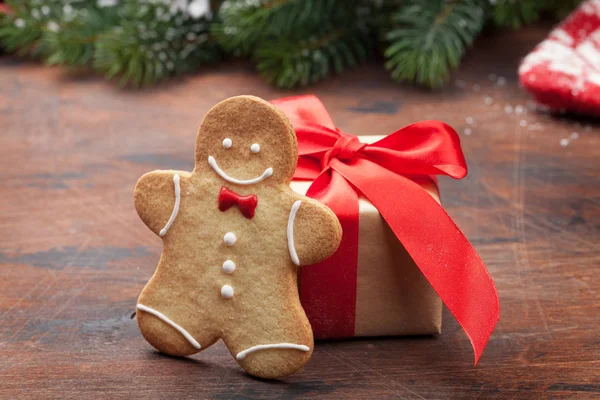 Weihnachtsgrußkarte Mit Lebkuchen Und Weihnachtsgeschenkschachtel — Stockfoto