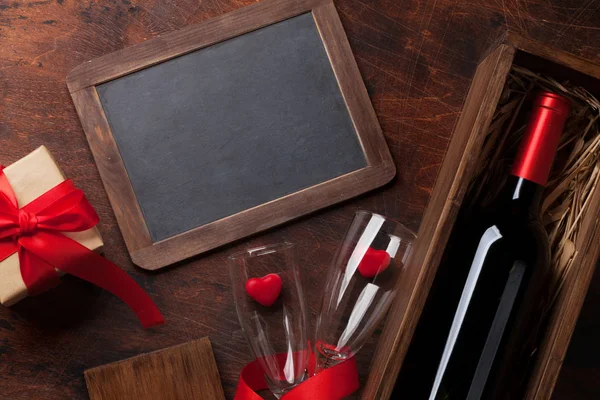 Aftelkalender Voor Valentijnsdag Wenskaart Met Rode Wijn Fles Liefde Geschenkdoos — Stockfoto