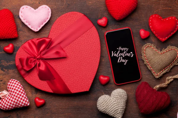 Carte Voeux Saint Valentin Avec Coeurs Tricotés Coffret Cadeau Smartphone — Photo