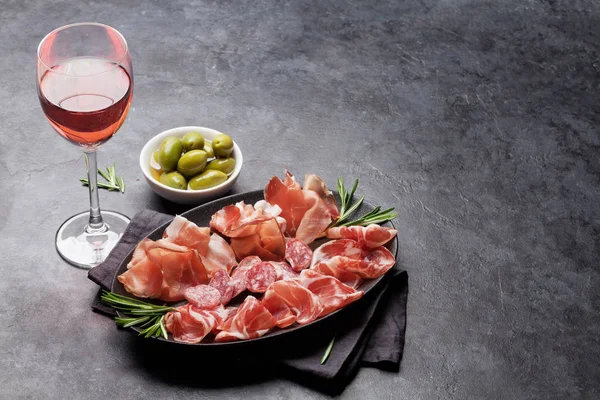 Jamón Tradicional Español Jamón Crudo Salami Italiano Jamón Parma Placa —  Fotos de Stock