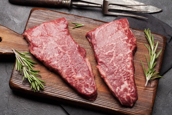 Bistecca Manzo Cruda Marmorizzata Tavola Legno Vista Dall Alto Piatto — Foto Stock