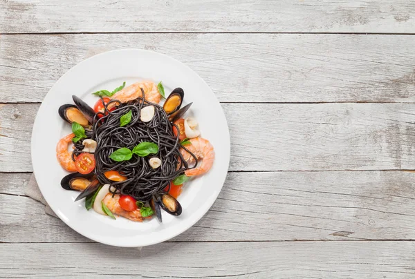 스파게티 파스타에는 해산물 토마토 복제품 — 스톡 사진