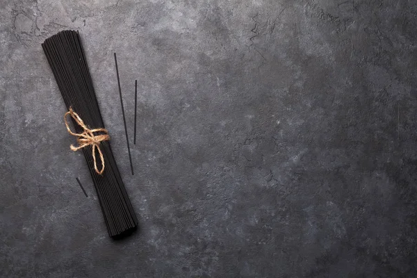 Schwarze Spaghetti Nudeln Von Oben Flach Lag Mit Kopierraum — Stockfoto