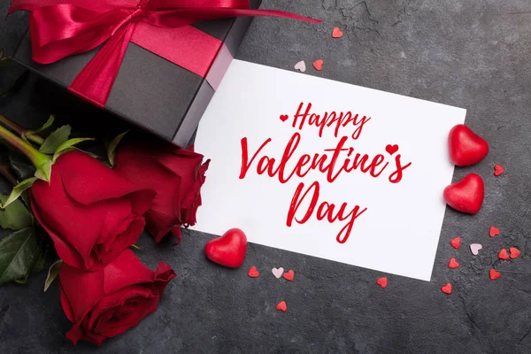 Valentines Hari Kartu Ucapan Dengan Buket Bunga Mawar Dan Kotak — Stok Foto