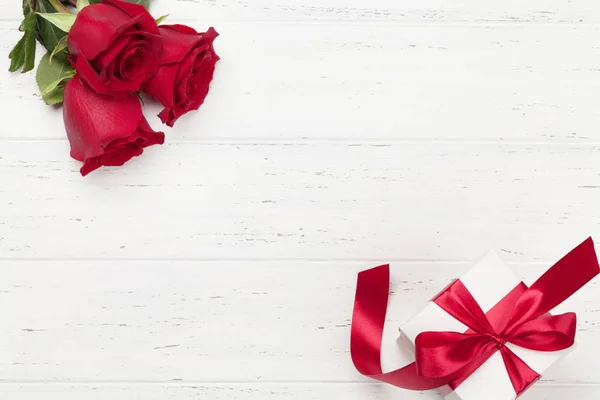Biglietto Auguri San Valentino Con Fiori Rosa Confezione Regalo Sfondo — Foto Stock