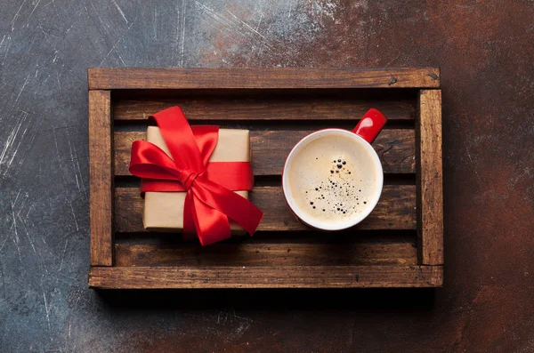 Tarjeta Felicitación San Valentín Con Taza Café Caja Regalo Sobre —  Fotos de Stock