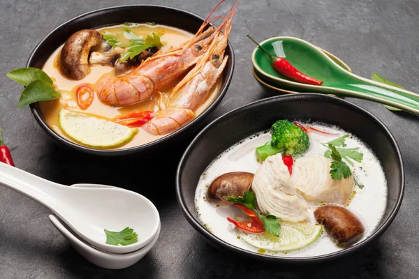 Tom Yum Tom Kha Tradycyjne Tajskie Zupy Owoców Morza Kurczaka — Zdjęcie stockowe