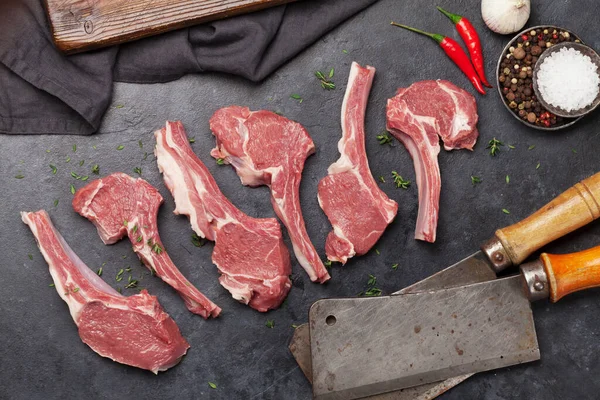 Costillas Cordero Cocinando Estante Crudo Cordero Con Especias Condimentos Vista — Foto de Stock