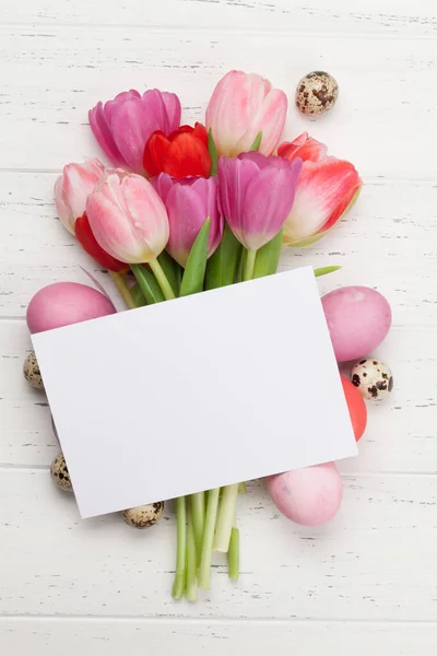 Carte Vœux Pâques Avec Œufs Pâques Fleurs Tulipes Sur Fond — Photo