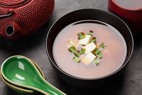 Sopa Japonesa Tradicional Miso Com Tofu Cebolinha Com Chá Verde — Fotografia de Stock