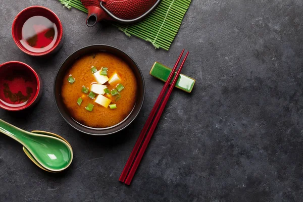 Miso Sopa Tradicional Japonesa Con Tofu Cebolla Primavera Con Verde — Foto de Stock