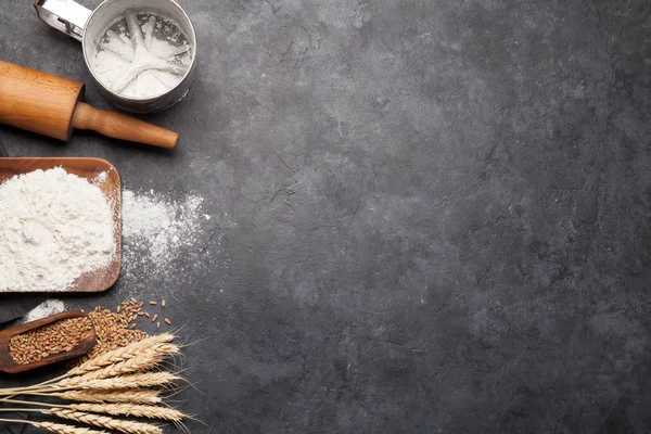 Ingredientes Pan Trigo Harina Utensilios Cocina Sobre Mesa Piedra Concepto — Foto de Stock