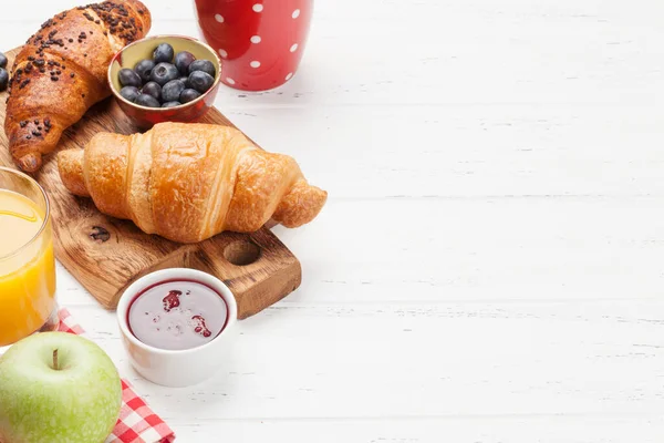 Breakfast Coffee Orange Juice Berries Croissant Wooden Table Copy Space — Stock Photo, Image