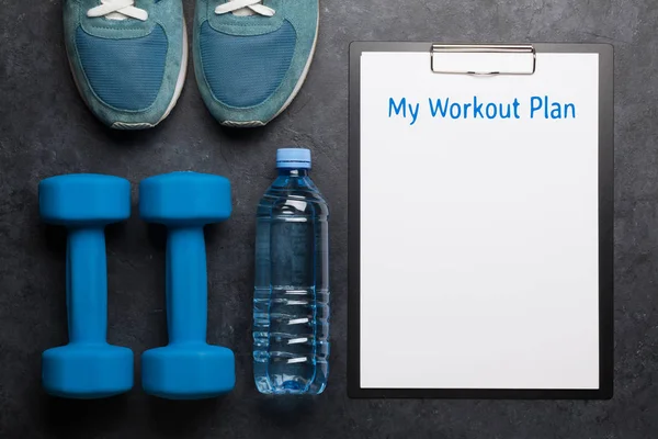 Fitness Zařízení Prázdný List Pro Cvičení Plán Kamenném Pozadí Horní — Stock fotografie