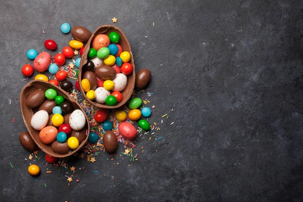 Çikolatalı Paskalya Yumurtaları Renkli Tatlılar Kopyalama Alanı Olan Üst Görünüm — Stok fotoğraf