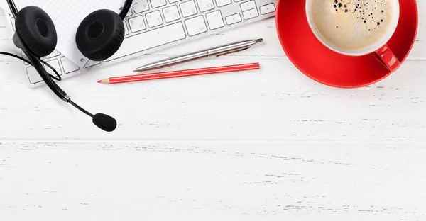 Ufficio Tavolo Lavoro Con Tazza Caffè Auricolare Forniture Computer Piatto — Foto Stock