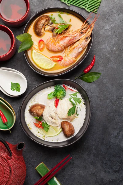 Tom Yum Tom Kha Tradiční Thajské Polévky Mořskými Plody Kuřecím — Stock fotografie