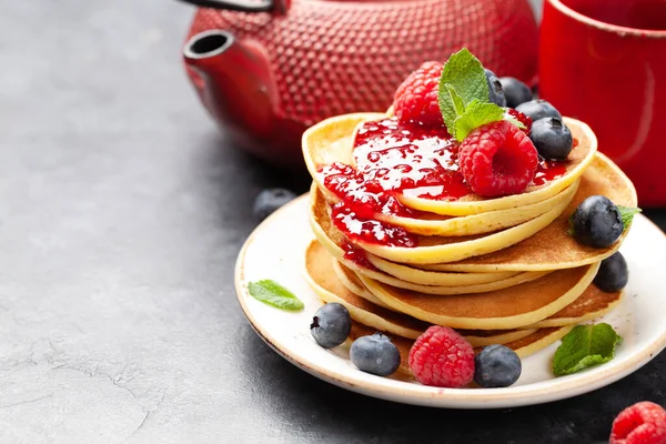 Delicious Homemade Pancakes Summer Berries Jam Tea Breakfast Copy Space — Stock Photo, Image