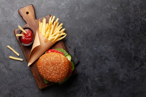 Krumplis Sült Krumpli Ketchuppal Hamburgerrel Gyorskaja Elviszi Felülnézet Másolási Hellyel — Stock Fotó