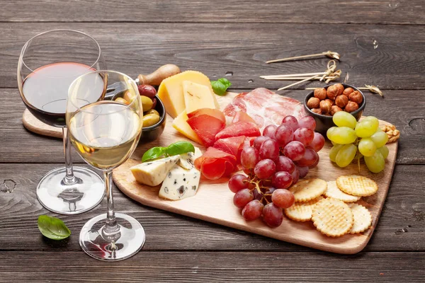 Cheese Meat Grapes Olives Antipasto Appetizer Selection Wooden Board Glasses — Stock Photo, Image