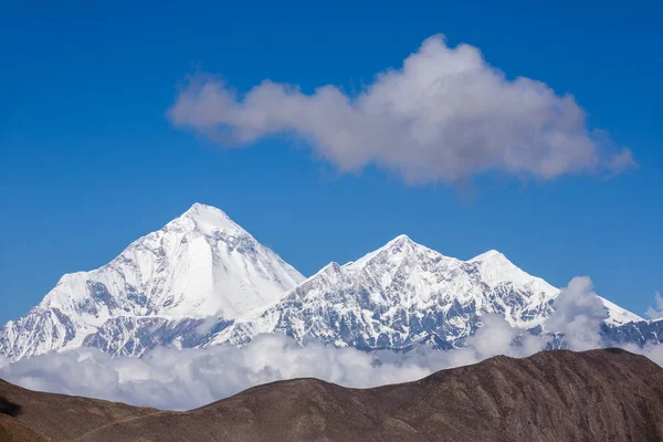 Landscape of snowy mountain — Stock Photo, Image