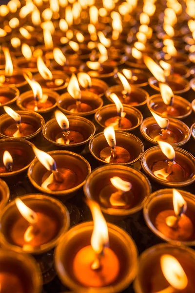 Bougies dans le temple Swayambhunath — Photo