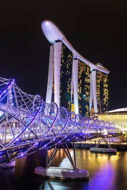 Helix Köprüsü ve Marina Bay Sands Hotel