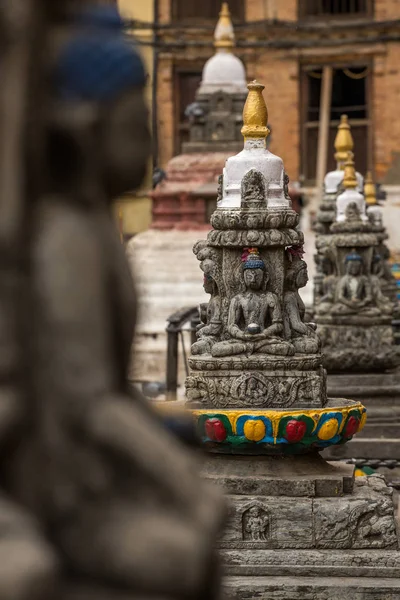 Buddhastatue auf dem Platz — Stockfoto