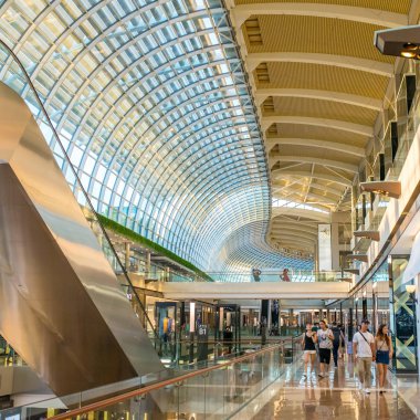  Marina Bay dükkanlarında iç