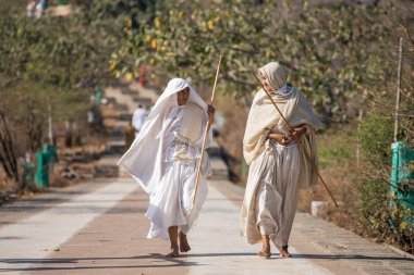 Jain rahibeler parikramaya üzerinde