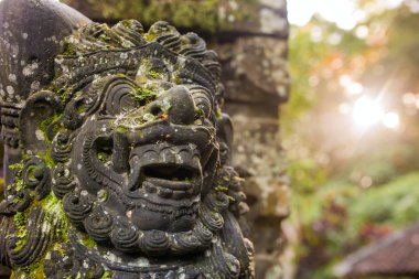 Geleneksel nöbet şeytan heykeli 