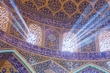  Şeyh Lütfullah Camii Naqhsh-e Cihan Meydanı