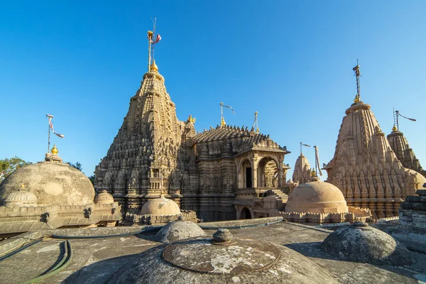 Templos de Jain en la cima de la colina de Shatrunjaya — Foto de Stock