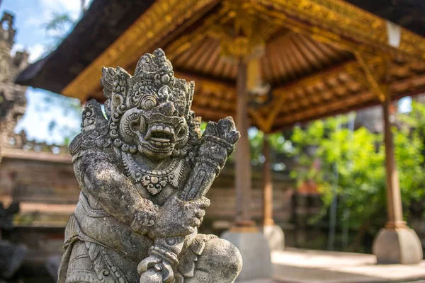 Traditionele guard demon standbeeld — Stockfoto