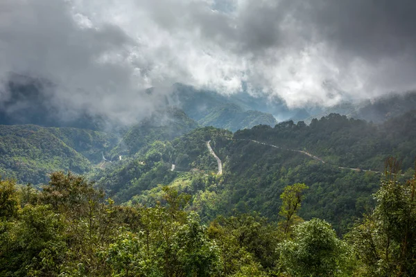 Prachtige bergweg — Stockfoto