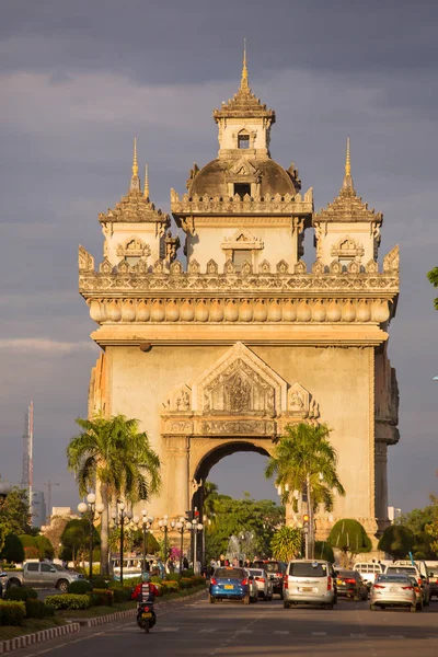 Patuxai monument in Vientiane — Stock Photo, Image