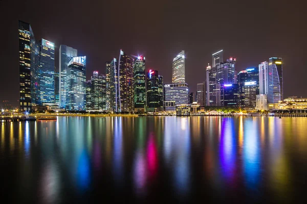Singapour et quartier éclairé — Photo