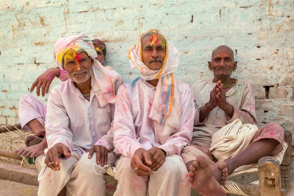 Groupe d'hommes indiens — Photo