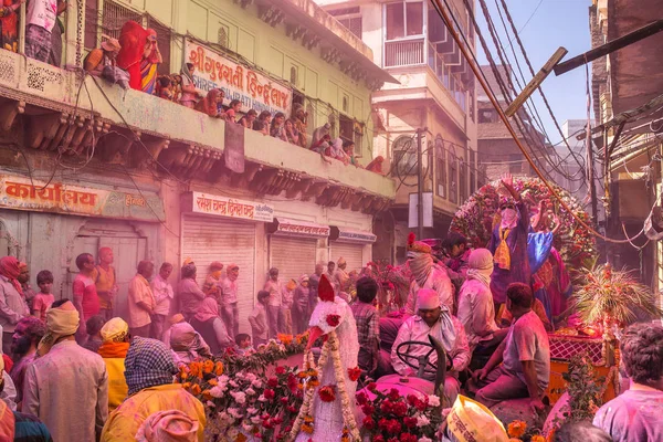 Kleurrijke Holi processie — Stockfoto