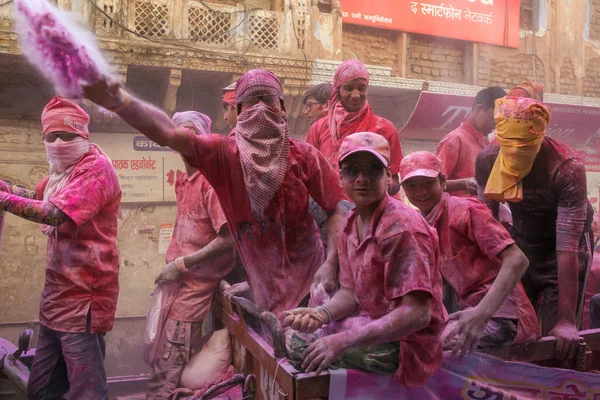 Colourful Holi procession — Stock Photo, Image