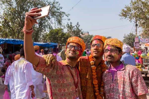 Men covered with colors taking selfie — Stock Photo, Image